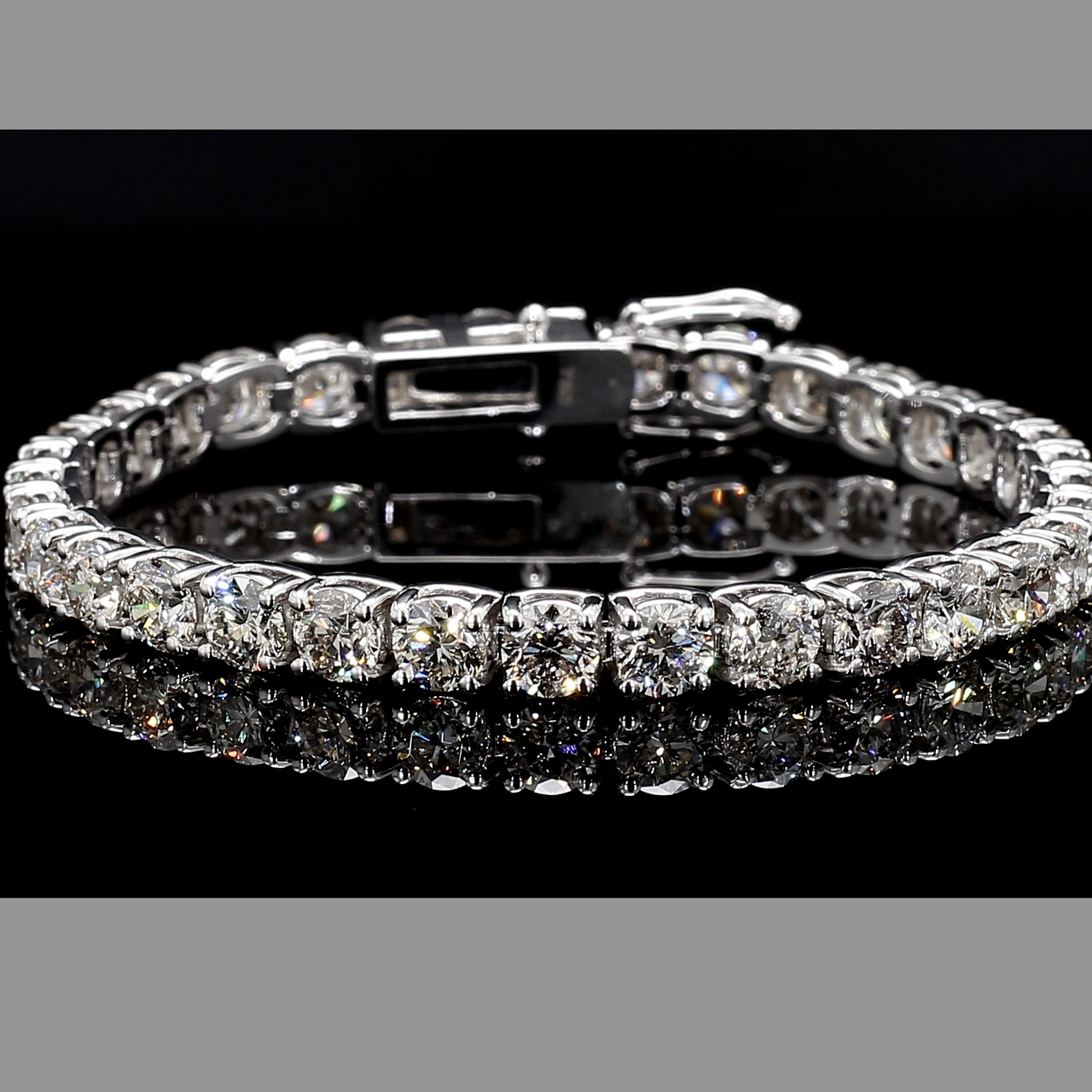TNCWB213 NATURAL DIAMOND TENNIS BRACELET 4.68 CARATS 18KWG 10.53 GMS