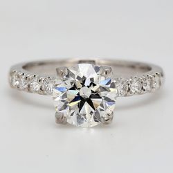Semi-mount with U-prong set round diamonds.  D0.34ct.t.w.