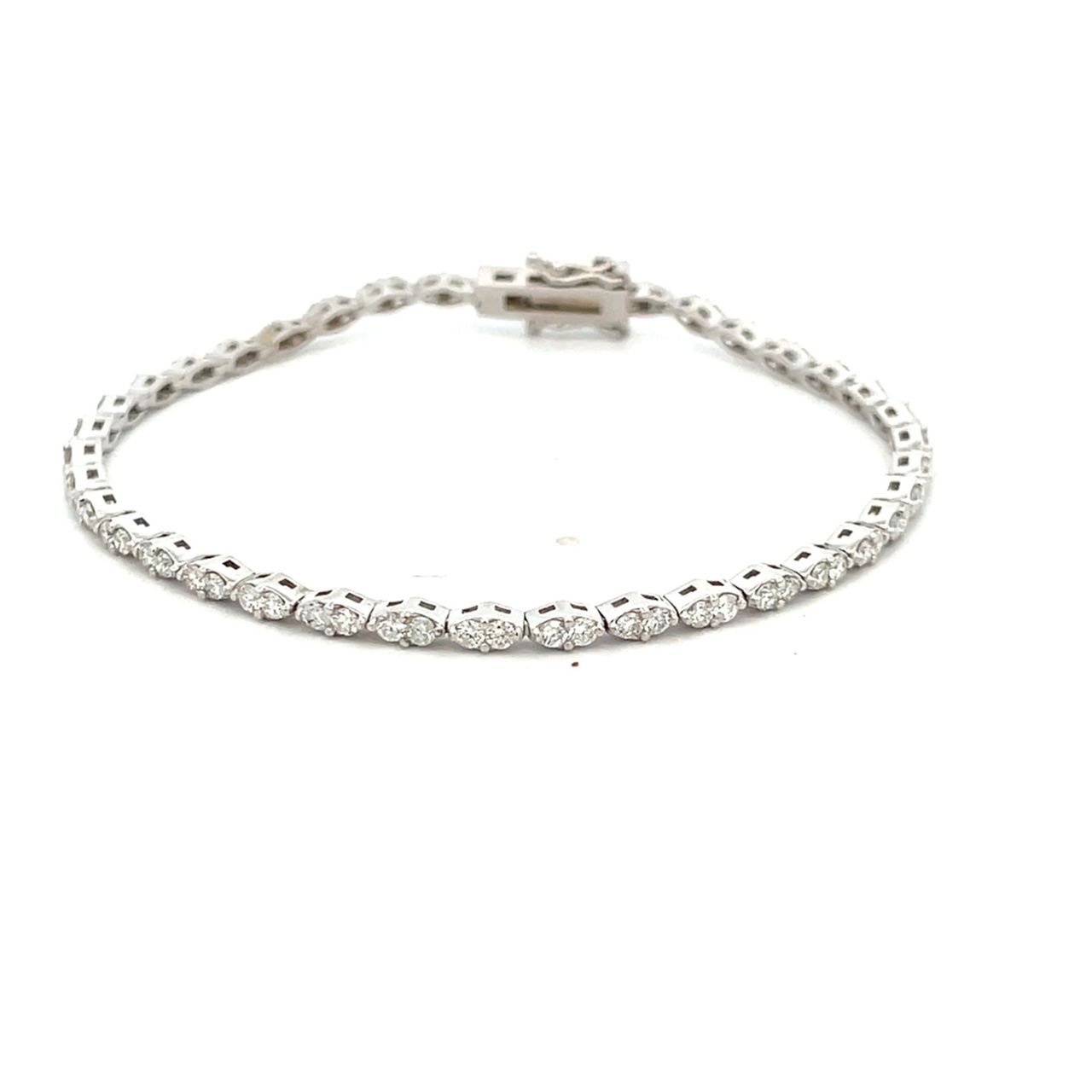 7' Tennis bracelet with prong set round diamonds.  D1.75ct.t.w.