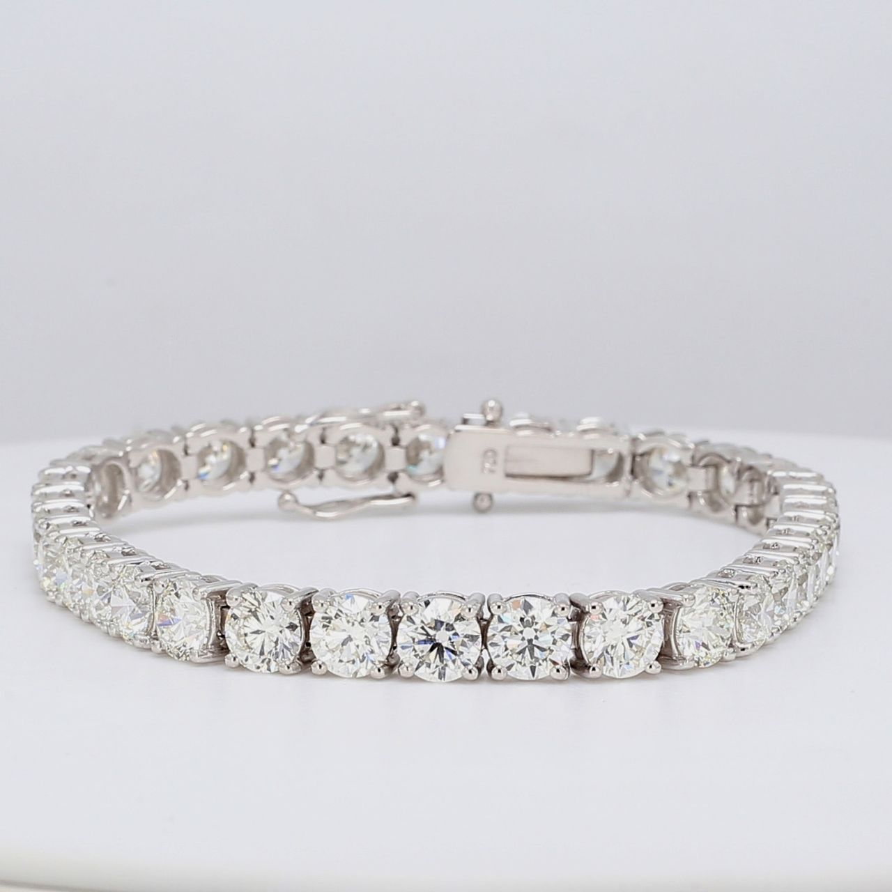 Tennis bracelet in 18K WG with double basket pront set GIA certified H-I/SI1-2 (33) round diamonds.  D16.78ct.t.w.