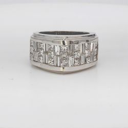 Pointed top band with 3-row invisible set princess cut and baguette diamonds.  D3.80ct.t.w.