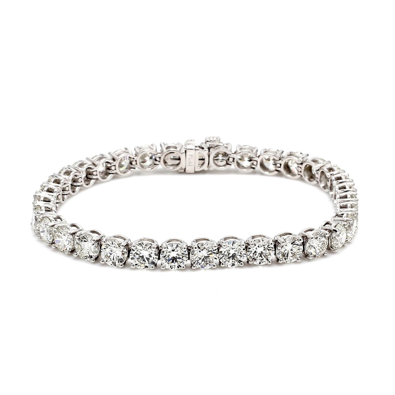 7' Tennis bracelet with 4-prong set (44) round diamonds.  D8.97ct.t.w.