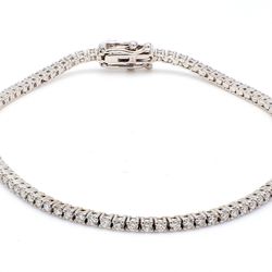 7.25' Tennis bracelet with 4-prong set round diamonds.  D1.54ct.t.w.
