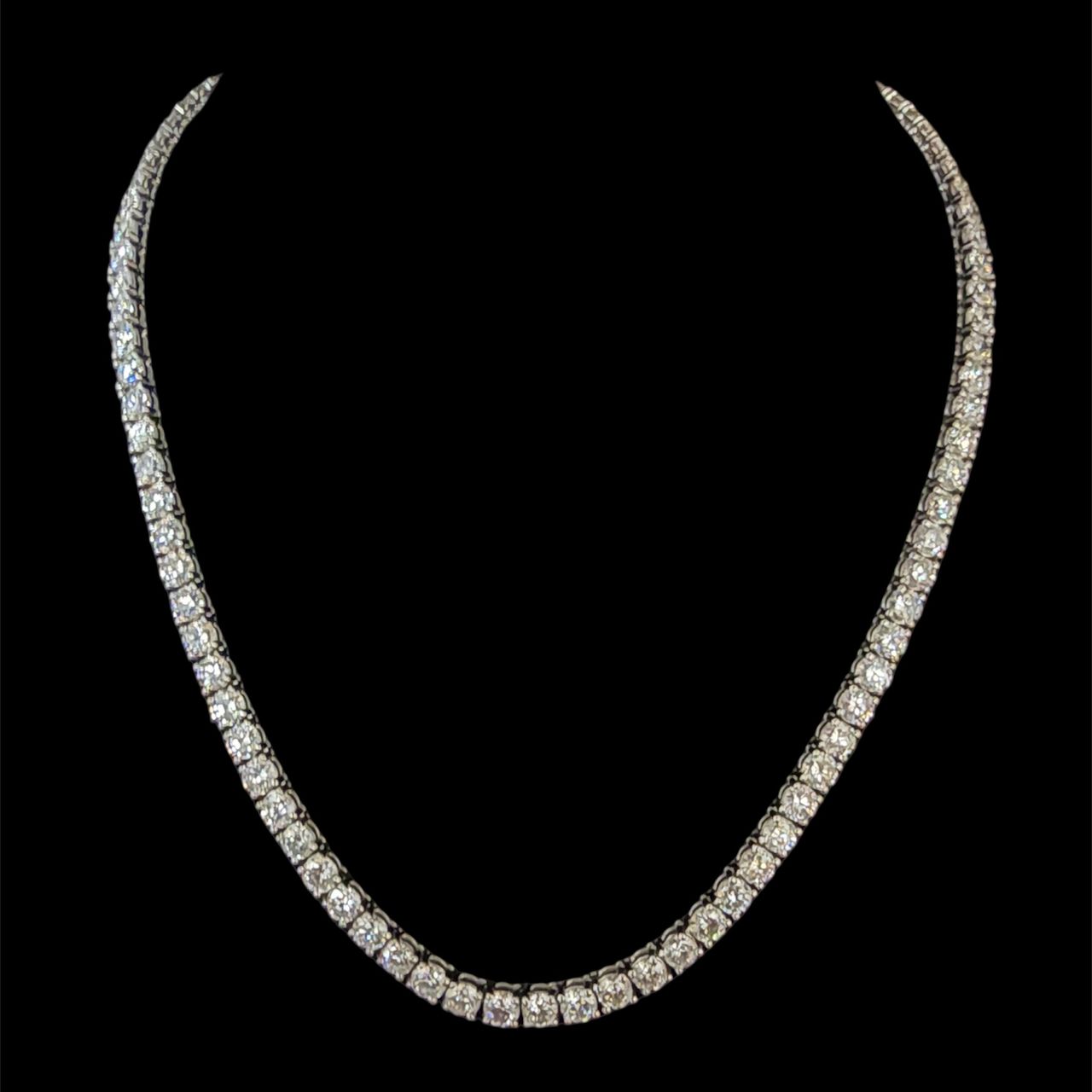 Stunning 27.12 Carat Straight-Line Necklace FG VS1-VS2