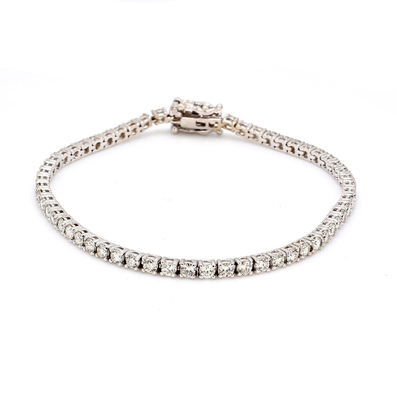 6.5' Tennis bracelet with 4-prong set round diamonds.  D3.55ct.t.w.