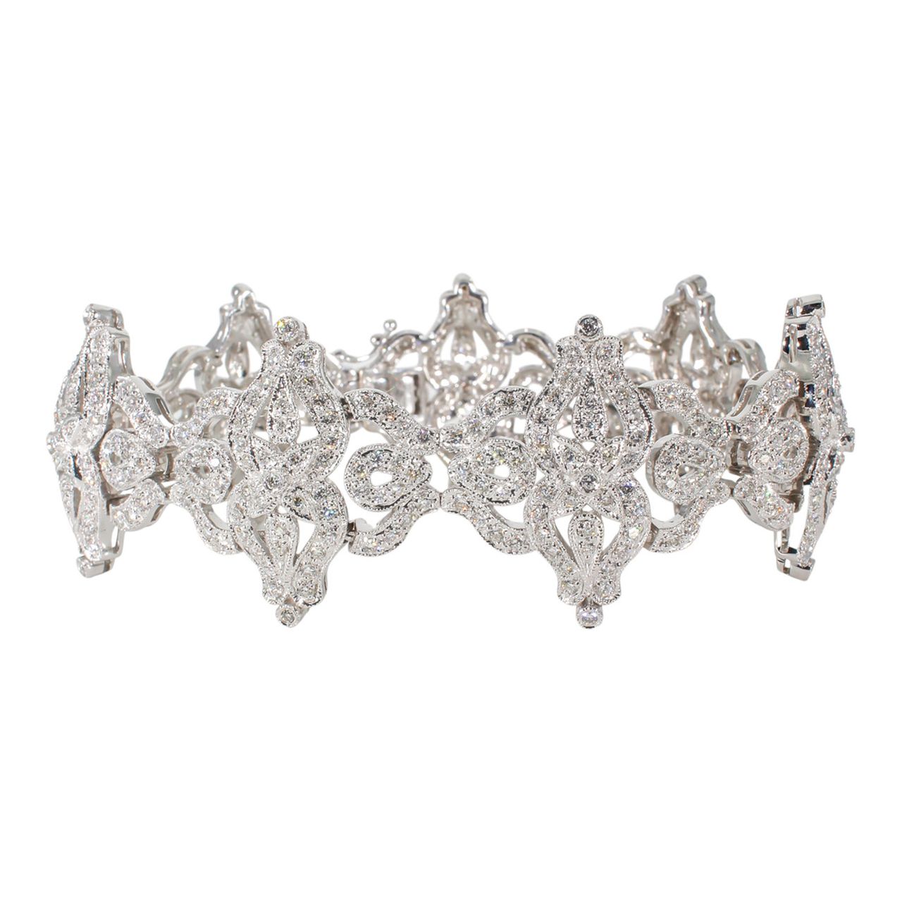 7' Antique style bracelet in 18K WG with round diamonds.  D4.26ct.t.w.