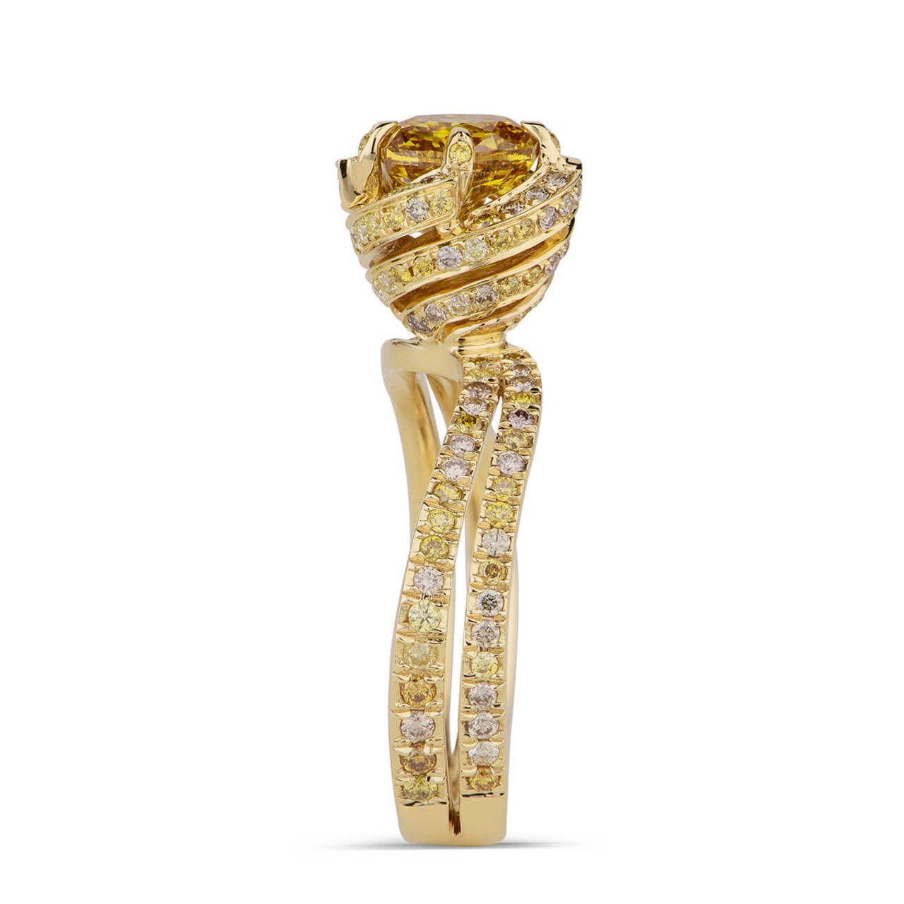 18KYG Oval Shape Pave Set Ring