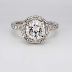 Halo semi-mount in platinum with round diamonds.  D1.00ct.t.w.