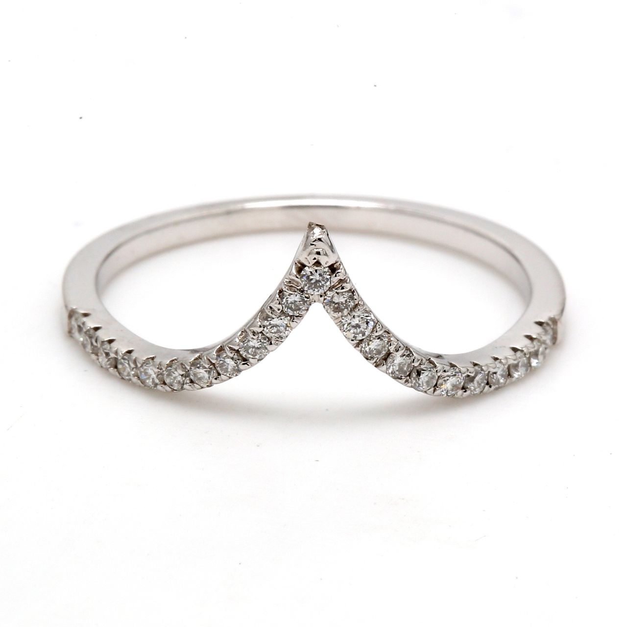 Fashion ring with bezel and 4-prong set round diamonds.  D0.50ct.t.w.