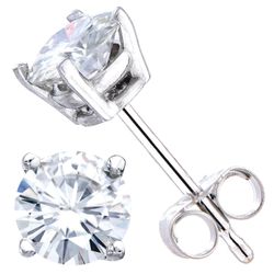 Push back stud earrings with 4-prong set round diamonds.  D0.40ct.t.w.