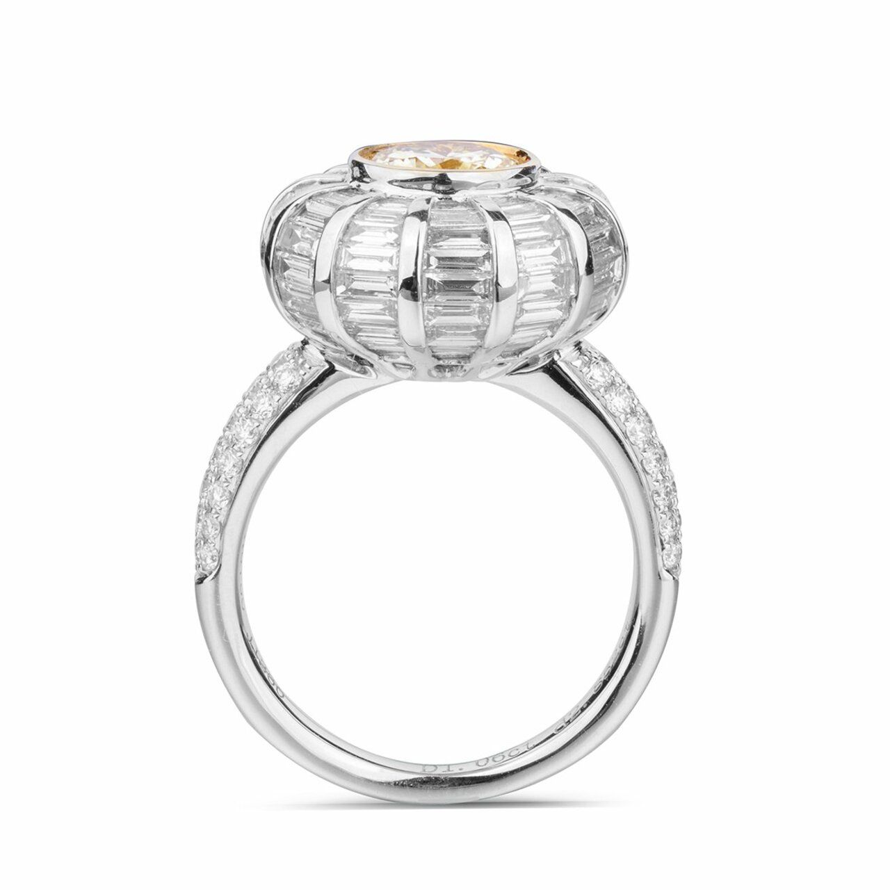18KWG Round Shape Halo Engagement Ring