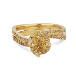 18KYG Oval Shape Pave Set Ring