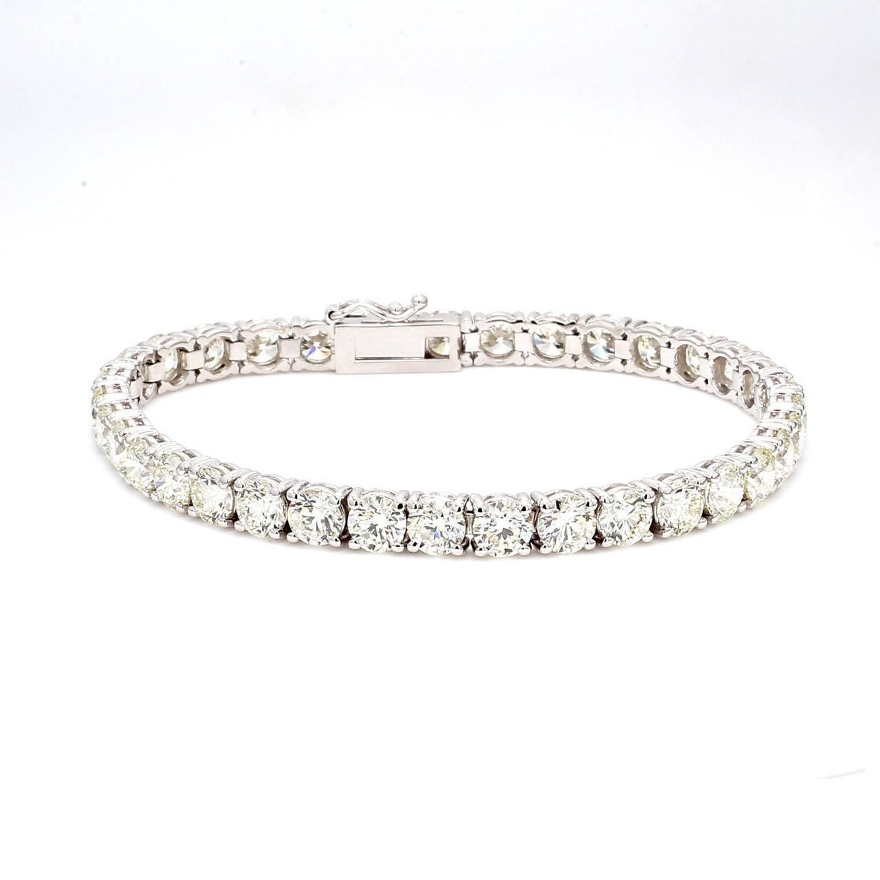 7' Tennis bracelet with 4-prong set (35) round diamonds.  D16.32ct.t.w.