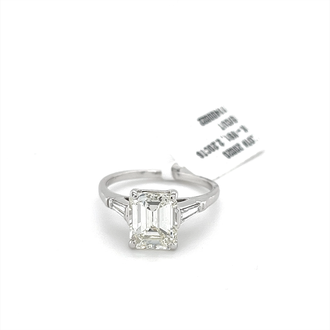 Natural Diamond 2.20Cts K VS1 Eemerald Cut 