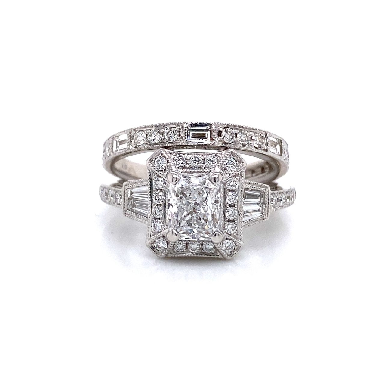 Halo Radiant Diamond Engagment Ring Set