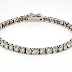 7' Tennis bracelet with 4-prong set (43) round diamonds.  D8.05ct.t.w.