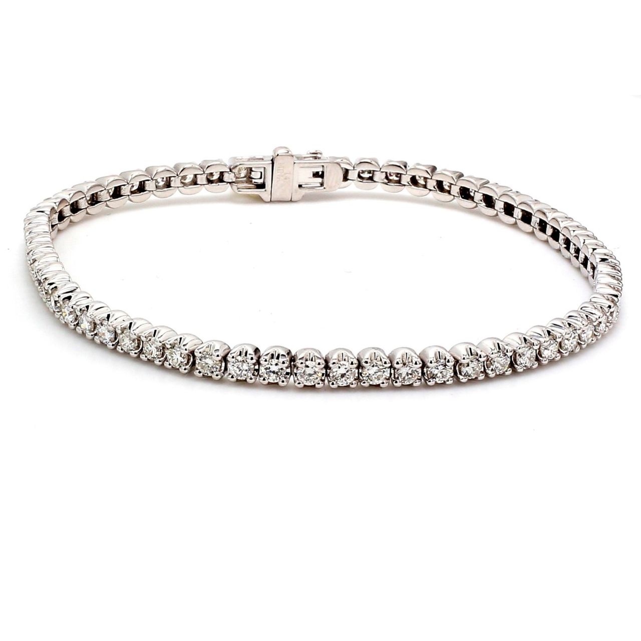 7' Tennis bracelet with 4-prong set (60) round diamonds.  D2.91ct.t.w.