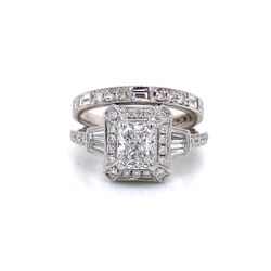 Halo Radiant Diamond Engagment Ring Set