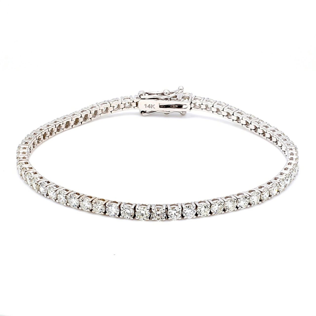 7.5' Tennis bracelet with 4-prong set round diamonds.  D5.36ct.t.w.