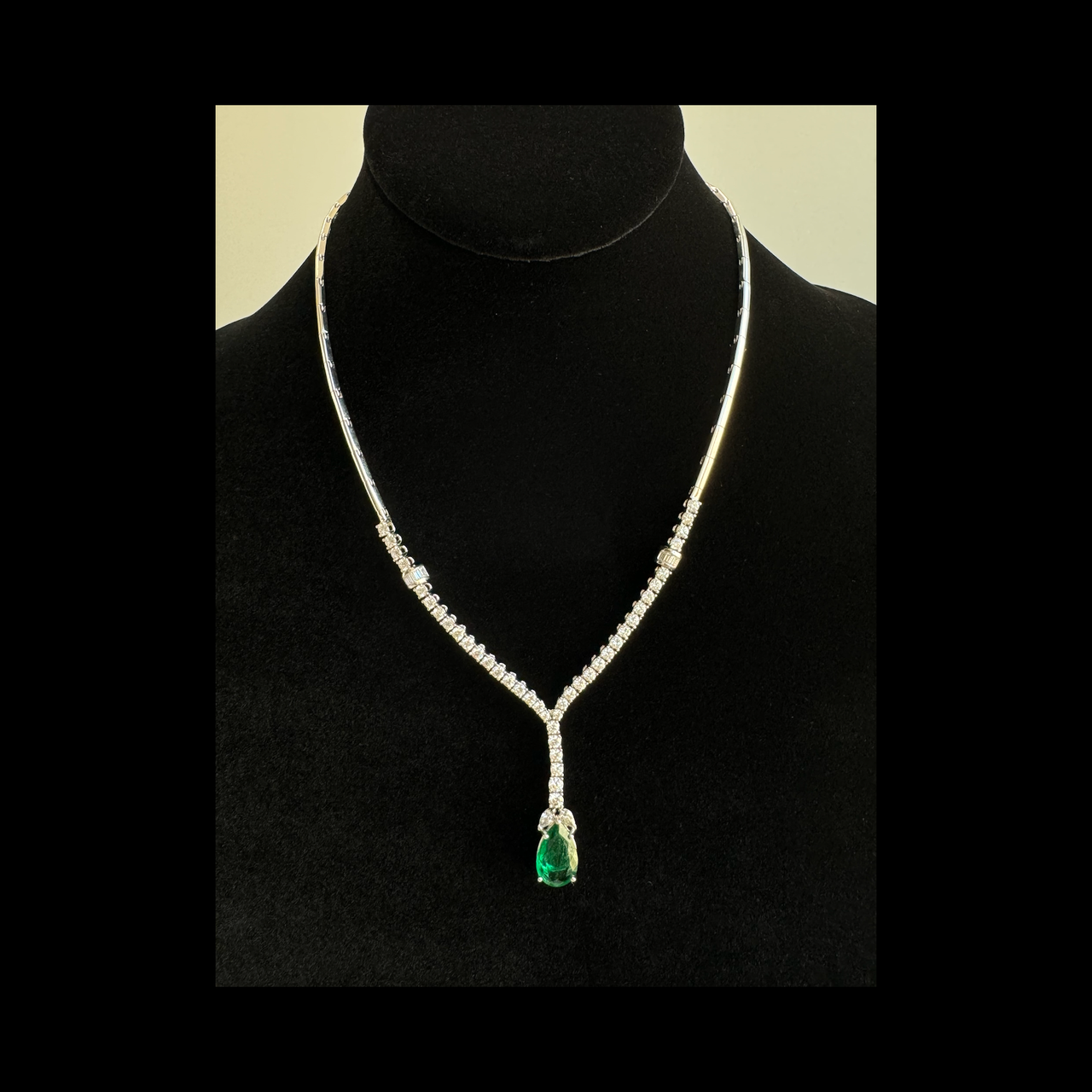 3.72CTS GIA CERTIFIED EMERALD PEAR SHAPE, 18K WHITE GOLD 21.05GMS, DIAMONDS WHITE 3.5CTS, TOTAL WEIGHT 23.26GMSLOT#GPSWN2336