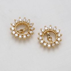 Halo earring jacket in yellow gold with 3-prong set round diamonds.  D0.35ct.t.w.