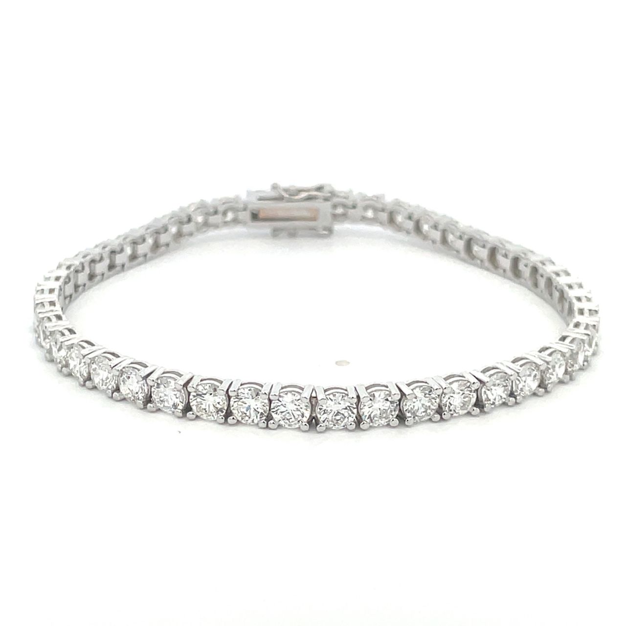 7' Tennis bracelet with prong set (44) round diamonds.  D9.10ct.t.w.