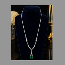 EMERALD AND DIAMOND 6.79 CTS TOTAL WG NECKLACE