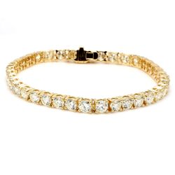 7' Tennis bracelet with 4-prong basket set (38) round diamonds.  D11.52ct.t.w.