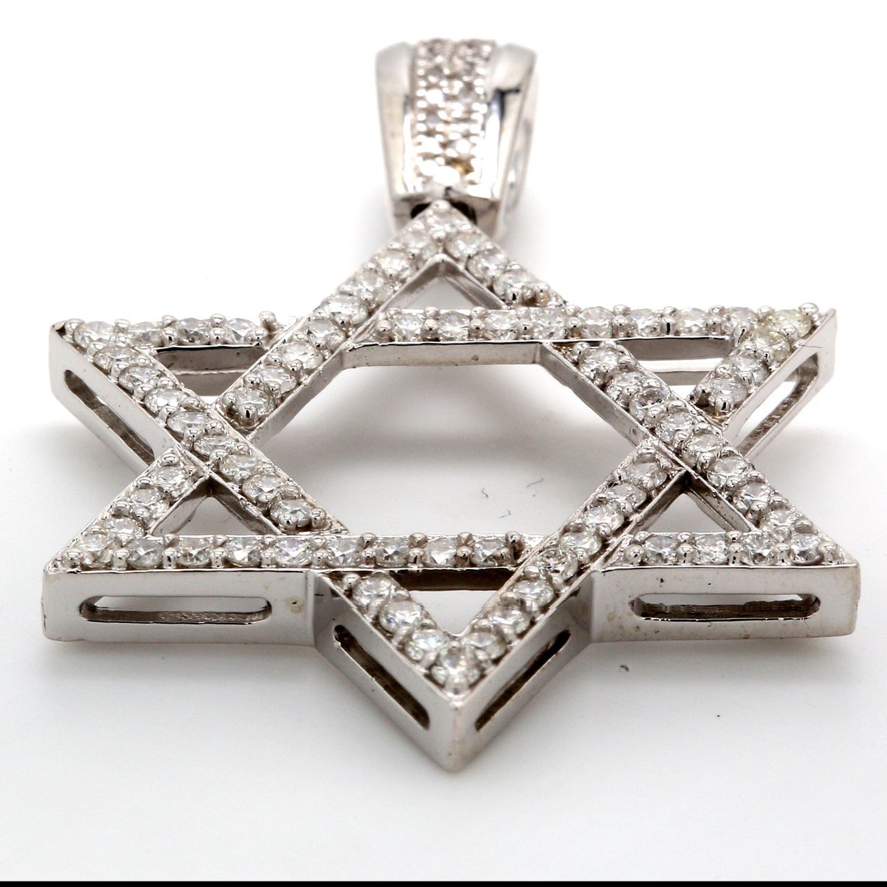 1.75' Star of David pendant with pave set round diamonds.  D1.40ct.t.w.