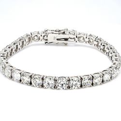 7.5' Tennis bracelet in 18K WG with 4-prong set round diamonds.  D19.35ct.t.w.