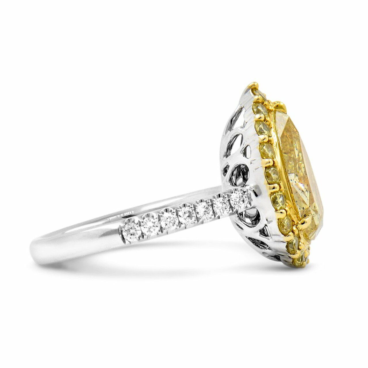 18KWG Pear Shape Halo Ring