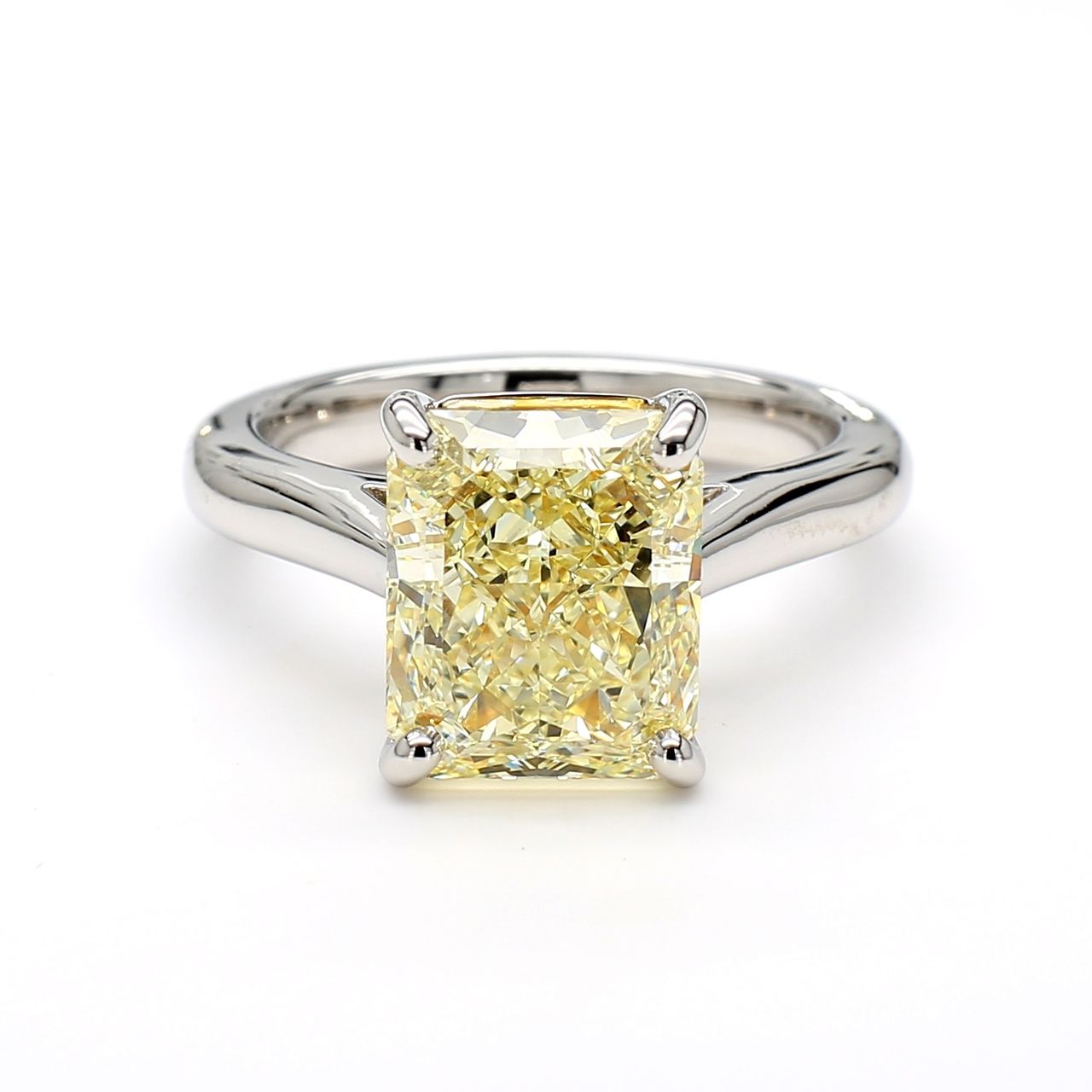 Radiant Cut Diamond Platinum Ring 5.51 CT W-X SI1
